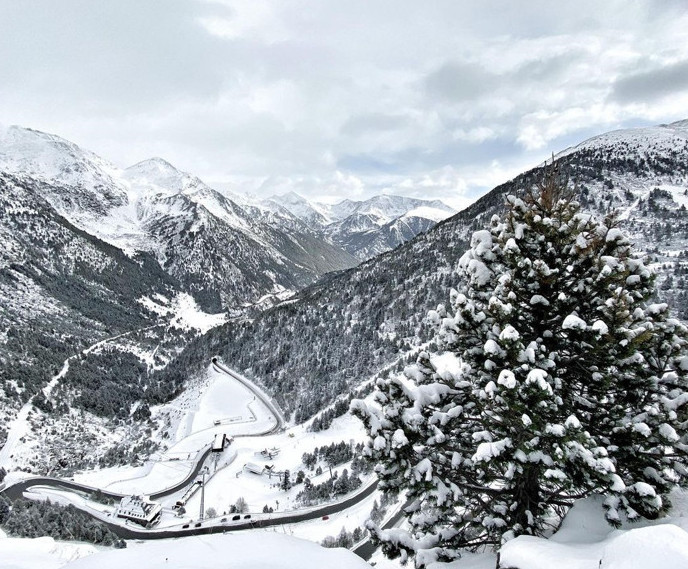 Quel coureur cycliste habite en Andorre ?