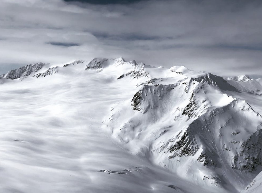 Tímida caiguda dels preus dels carburants al desembre El preu del gasoil continua sent superior al de la gasolina