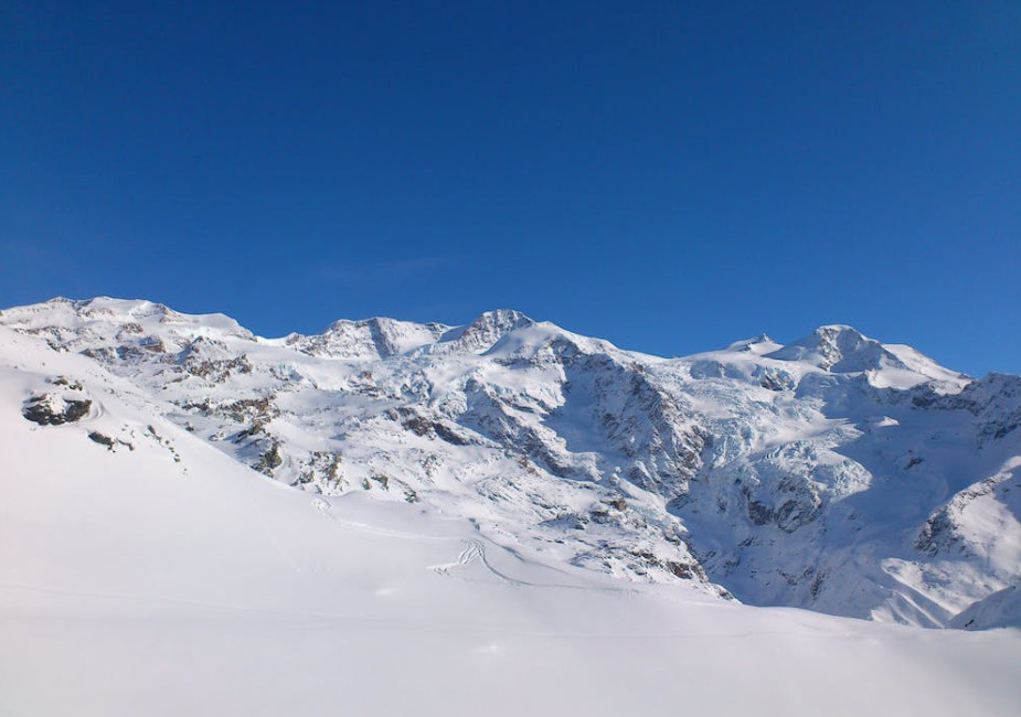 César Marquina: "L'adjudicació d'un projecte [l'heliport] no presumeix l'execució El ministre ha recordat que el plec de bases preveu un seguit de fases abans de la publicació al BOPA