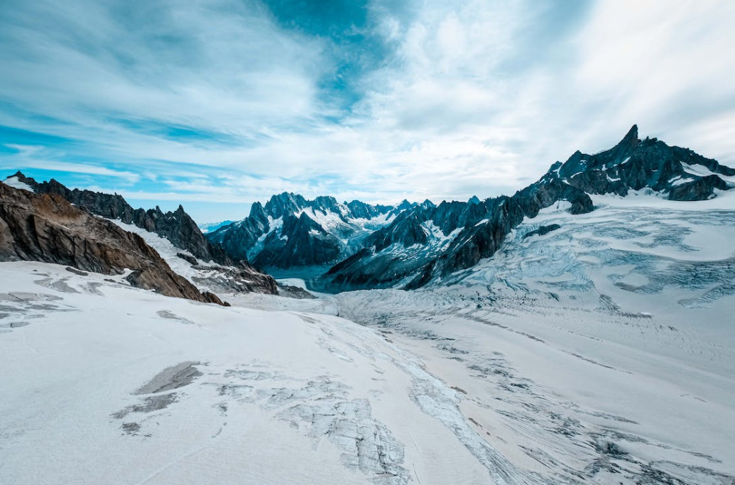 La CEA alerta de l'escapada de bons professionals per culpa de l'habitatge La patronal està duent a terme trobades amb immobiliaris i arquitectes per trobar una solució La CEA alerta de l'escapada de bons professionals per culpa de l'habitatge La patronal està duent a terme trobades amb immobiliaris i arquitectes per trobar una solució